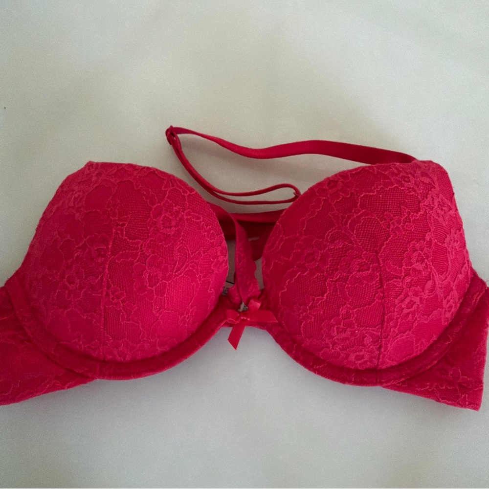 Victoria's Secret Fuchsia Lace Bra